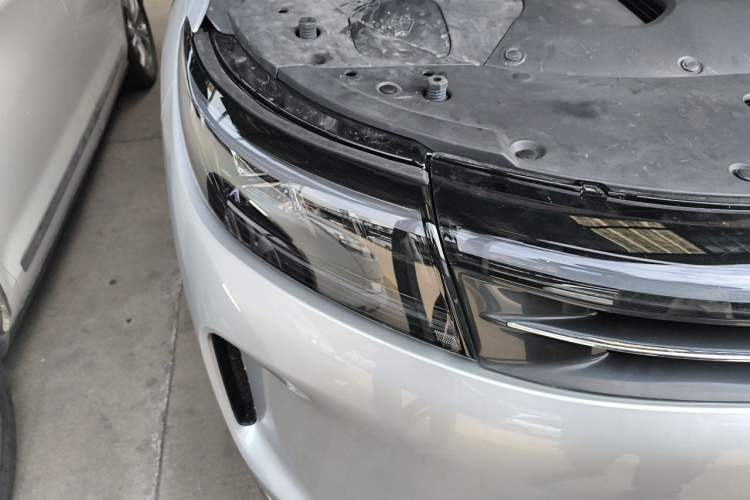 Used Hima AITO M7 2024 1.5T Intelligent Drive Rear-Drive Ultra Version 5 Seats Right Front Headlight
