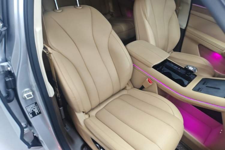 Used Hima AITO M7 2024 1.5T Rear-Drive Plus Version 5 Seats Right Front Seat