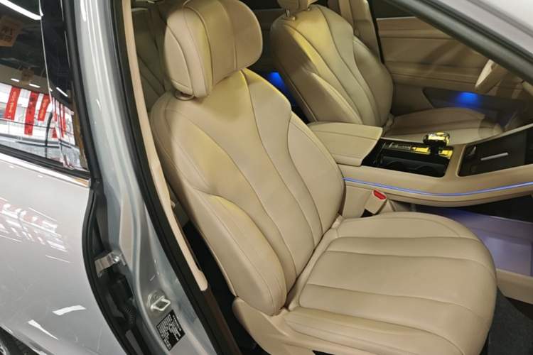 Used Hima AITO M7 2024 1.5T Intelligent Driving Rear-Drive Pro Version 5 Seats Ternary Lithium Battery Right Front Seat