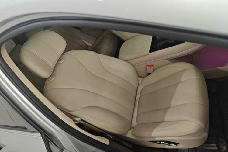 Used Hima AITO M7 2024 1.5T Rear-Drive Plus Version 5 Seats Right Front Seat