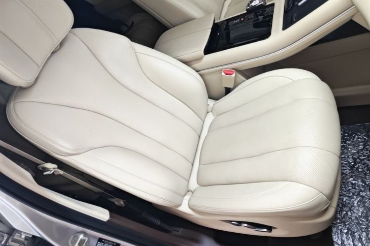 Used Hima AITO M7 2024 1.5T Intelligent Driving Rear-Drive Pro Version 6 Seats Right Front Seat