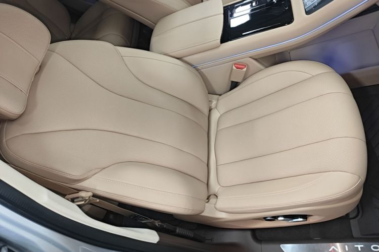 Used Hima AITO M7 2024 1.5T Intelligent Driving Rear-Drive Ultra Version 6 Seats Right Front Seat