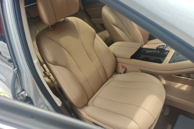 Used Hima AITO M7 2024 1.5T Intelligent Drive Rear-Drive Ultra Version 5 Seats Right Front Seat