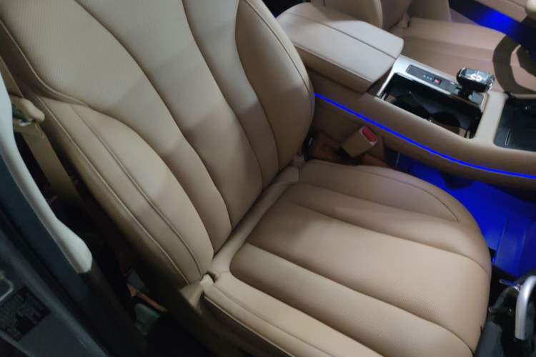 Used Hima AITO M7 2024 1.5T Rear-Drive Plus Version 5 Seats Right Front Seat