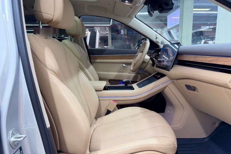 Used Hima AITO M7 2024 1.5T Rear-Drive Plus Version 5 Seats Right Front Seat
