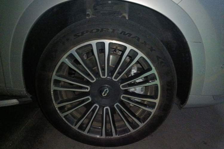 Used Hima AITO M7 2024 1.5T Intelligent Driving 4WD Max Edition 5 Seats Right Front Wheel Hub