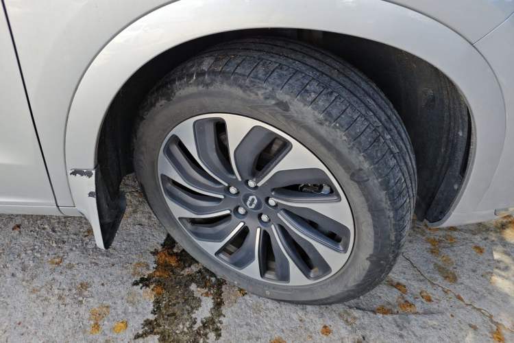 Used Hima AITO M7 2024 1.5T Intelligent Driving 4WD Max Edition 5 Seats Right Front Wheel Hub