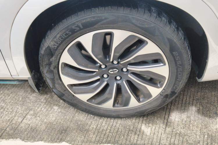 Used Hima AITO M7 2024 1.5T Intelligent Driving Rear-Drive Max Edition 5 Seats Right Front Wheel Hub