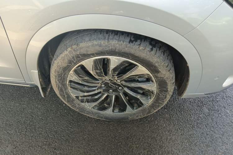 Used Hima AITO M7 2024 1.5T Intelligent Driving 4WD Max Edition 5 Seats Right Front Wheel Hub