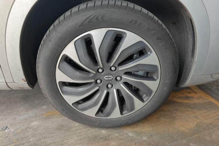 Used Hima AITO M7 2024 1.5T Intelligent Driving 4WD Max Edition 5 Seats Right Front Wheel Hub