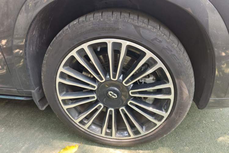 Used Hima AITO M7 2024 1.5T Intelligent Driving 4WD Max Edition 5 Seats Right Front Wheel Hub