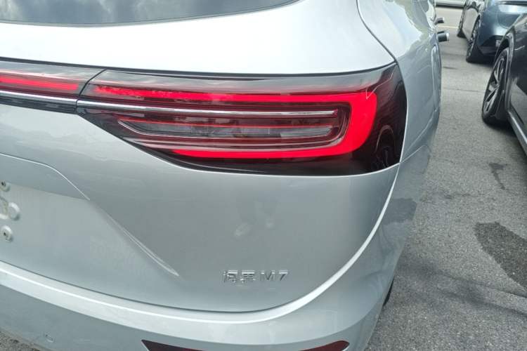 Used Hima AITO M7 2024 1.5T Rear-Drive Plus Version 5 Seats Right Rear Taillight