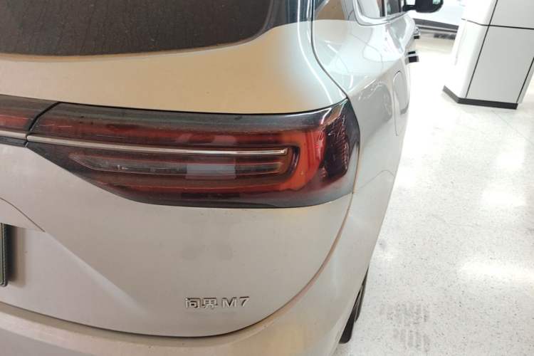 Used Hima AITO M7 2024 1.5T Intelligent Driving Rear-Drive Max Edition 5 Seats Right Rear Taillight