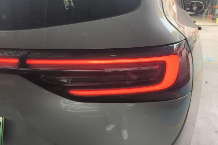 Used Hima AITO M7 2024 1.5T Intelligent Driving Rear-Drive Max Edition 5 Seats Right Rear Taillight