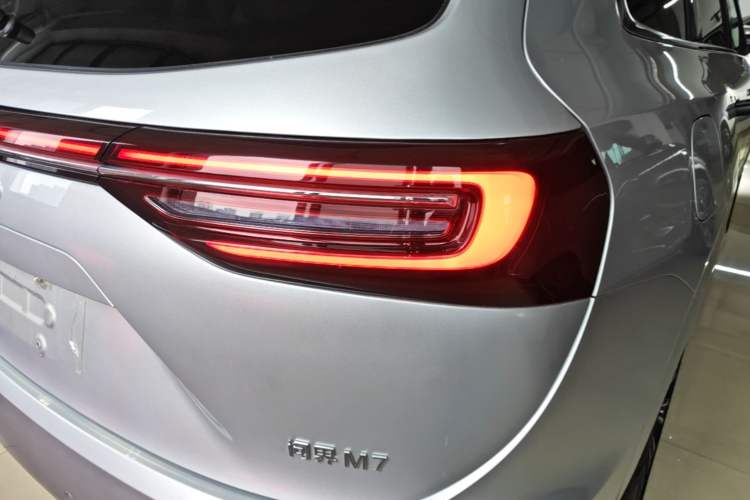Used Hima AITO M7 2024 1.5T Intelligent Driving 4WD Pro Edition 5 Seats Right Rear Taillight