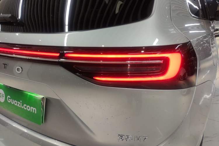 Used Hima AITO M7 2024 1.5T Intelligent Driving 4WD Ultra Version 6 Seats Right Rear Taillight