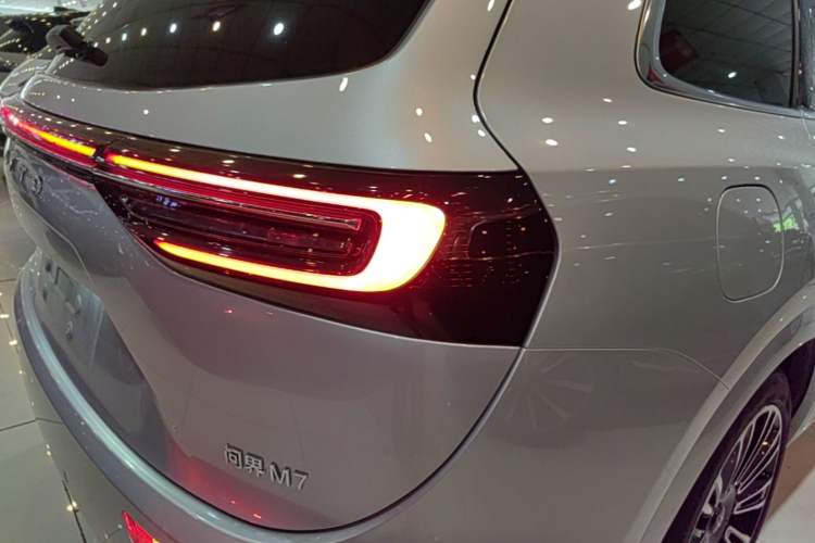 Used Hima AITO M7 2024 1.5T Intelligent Driving Rear-Drive Max Edition 5 Seats Right Rear Taillight
