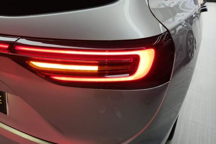 Used Hima AITO M7 2024 1.5T Intelligent Driving Rear-Drive Max Edition 5 Seats Right Rear Taillight
