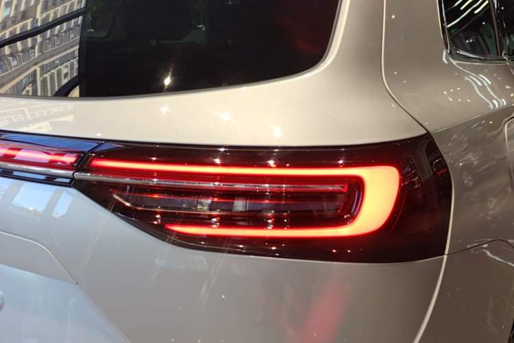 Used Hima AITO M7 2024 1.5T Intelligent Driving Rear-Drive Pro Version 5 Seats Right Rear Taillight