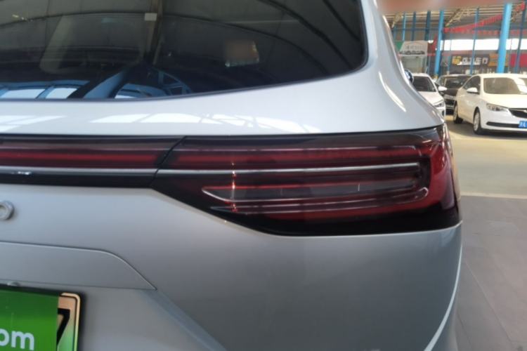 Used Hima AITO M7 2024 1.5T Rear-Drive Plus Version 5 Seats Right Rear Taillight