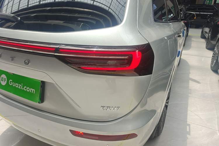 Used Hima AITO M7 2024 1.5T Intelligent Drive Rear-Drive Ultra Version 5 Seats Right Rear Taillight