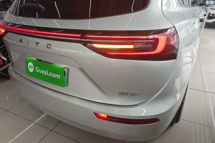 Used Hima AITO M7 2024 1.5T Intelligent Driving 4WD Ultra Version 6 Seats Right Rear Taillight
