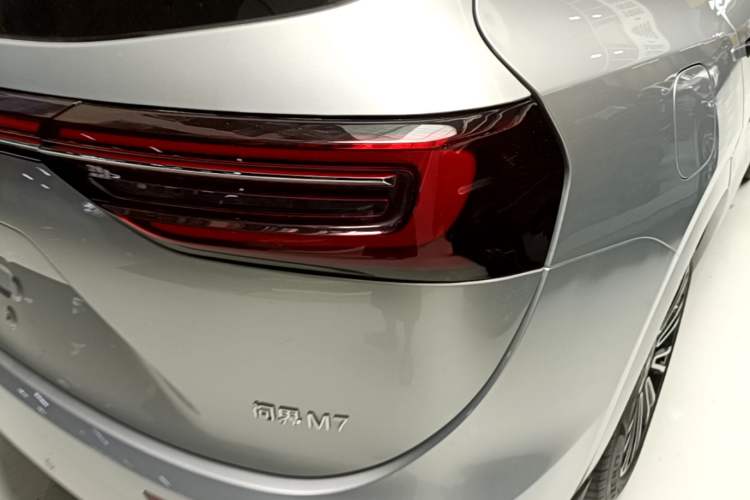 Used Hima AITO M7 2024 1.5T Intelligent Driving 4WD Max Edition 5 Seats Right Rear Taillight