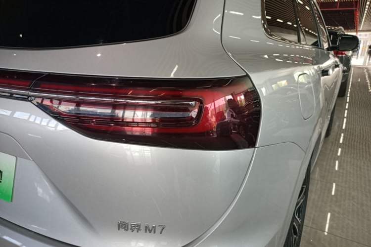 Used Hima AITO M7 2024 1.5T Intelligent Driving 4WD Ultra Version 6 Seats Right Rear Taillight