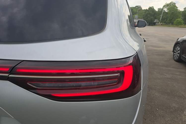 Used Hima AITO M7 2024 1.5T Intelligent Driving 4WD Max Edition 5 Seats Right Rear Taillight