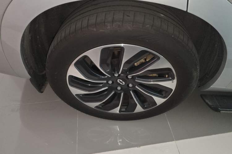 Used Hima AITO M7 2024 1.5T Intelligent Driving 4WD Max Edition 5 Seats Right Rear Wheel Hub