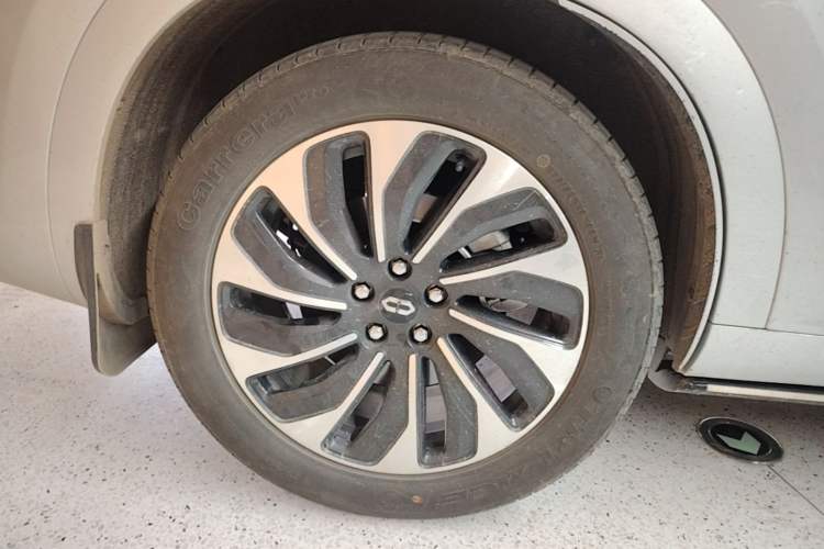Used Hima AITO M7 2024 1.5T Intelligent Driving Rear-Drive Max Edition 5 Seats Right Rear Wheel Hub