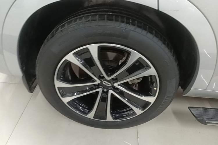Used Hima AITO M7 2024 1.5T Intelligent Driving All-Wheel Drive Pro Version 5 Seats Ternary Lithium Battery Right Rear Wheel Hub