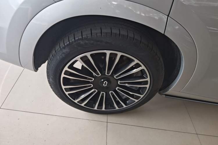 Used Hima AITO M7 2024 1.5T Intelligent Driving 4WD Max Edition 5 Seats Right Rear Wheel Hub