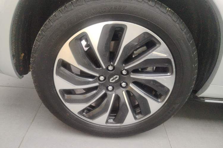 Used Hima AITO M7 2024 1.5T Intelligent Driving Rear-Drive Max Edition 5 Seats Right Rear Wheel Hub