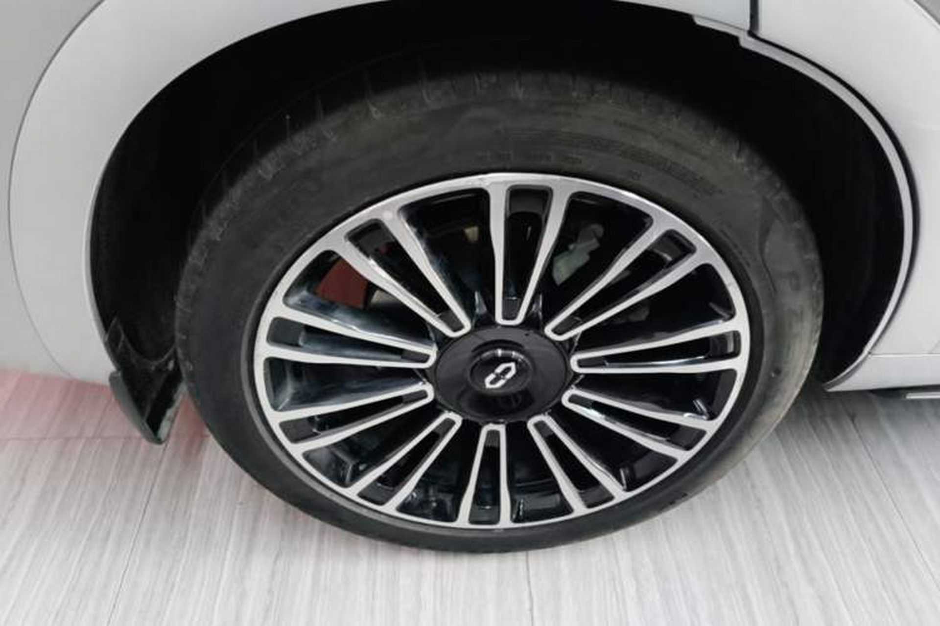 Used Hima AITO M7 2024 1.5T Intelligent Driving 4WD Max Edition 5 Seats Right Rear Wheel Hub