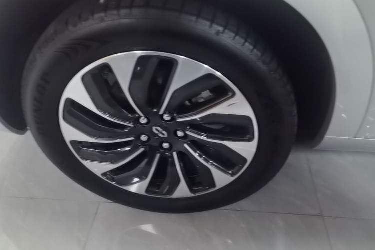 Used Hima AITO M7 2024 1.5T Intelligent Driving 4WD Max Edition 5 Seats Right Rear Wheel Hub