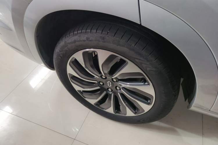 Used Hima AITO M7 2024 1.5T Intelligent Driving 4WD Max Edition 5 Seats Right Rear Wheel Hub