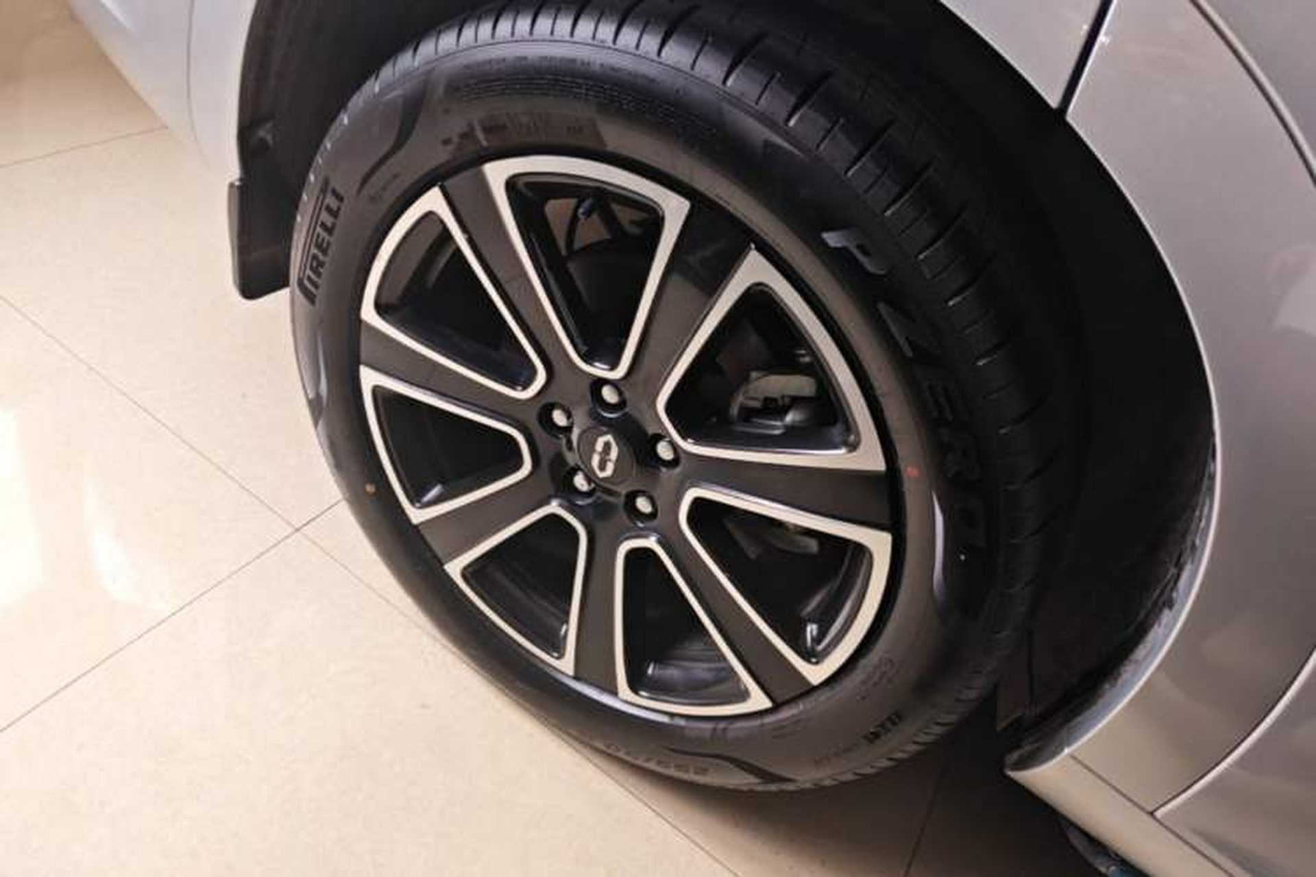 Used Hima AITO M7 2024 1.5T Intelligent Driving Rear-Drive Pro Version 6 Seats Right Rear Wheel Hub