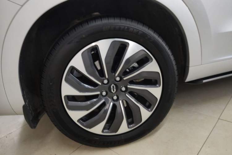 Used Hima AITO M7 2024 1.5T Rear-Drive Plus Version 5 Seats Right Rear Wheel Hub