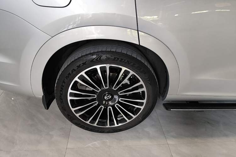 Used Hima AITO M7 2024 1.5T Intelligent Driving 4WD Max Edition 5 Seats Right Rear Wheel Hub