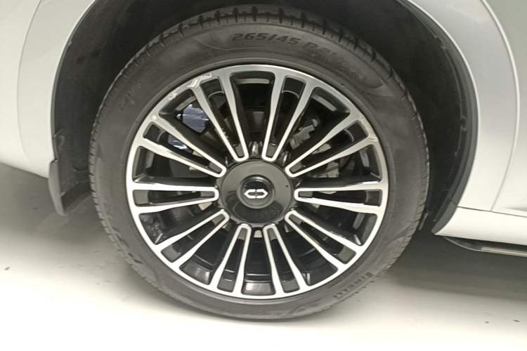 Used Hima AITO M7 2024 1.5T Intelligent Driving 4WD Max Edition 5 Seats Right Rear Wheel Hub