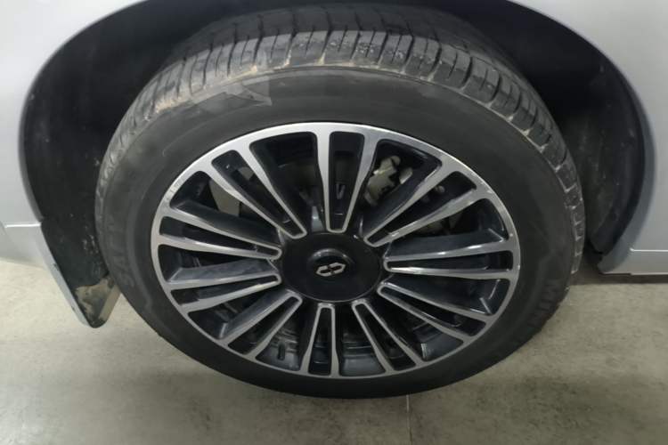 Used Hima AITO M7 2024 1.5T Intelligent Driving 4WD Max Edition 5 Seats Right Rear Wheel Hub