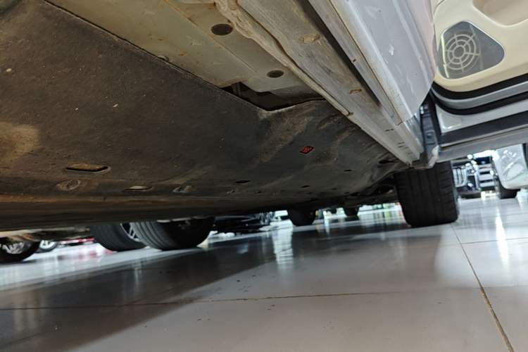 Used Hima AITO M7 2024 1.5T Rear-Drive Plus Version 5 Seats Right Side Sill