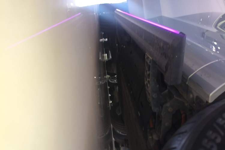 Used Hima AITO M7 2024 1.5T Intelligent Driving 4WD Ultra Version 6 Seats Right Side Sill