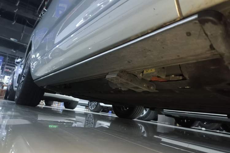 Used Hima AITO M7 2024 1.5T Intelligent Driving 4WD Max Edition 5 Seats Right Side Sill