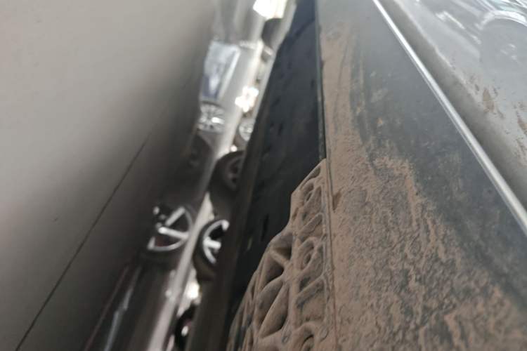 Used Hima AITO M7 2024 1.5T Intelligent Driving 4WD Ultra Version 6 Seats Right Side Sill