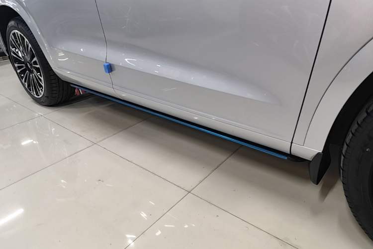 Used Hima AITO M7 2024 1.5T Intelligent Driving Rear-Drive Pro Version 5 Seats Right Side Sill