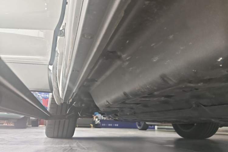 Used Hima AITO M7 2024 1.5T Rear-Drive Plus Version 5 Seats Right Side Sill