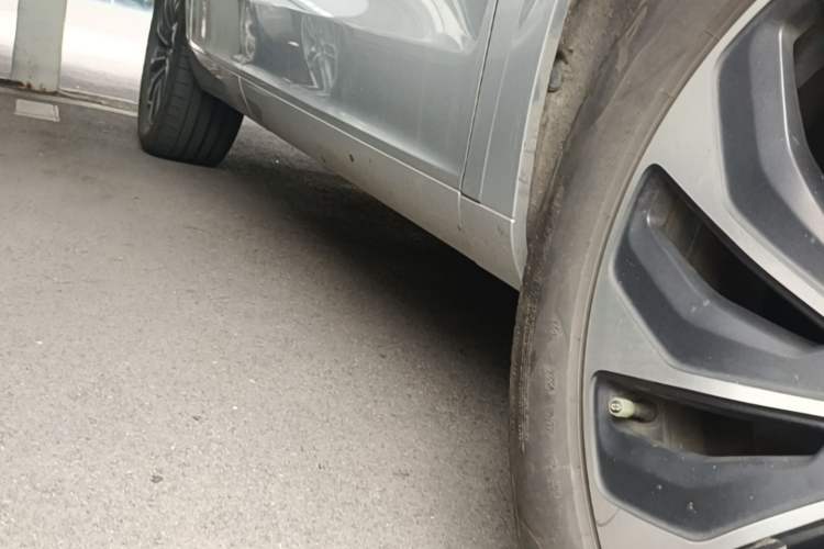 Used Hima AITO M7 2024 1.5T Intelligent Driving 4WD Max Edition 5 Seats Right Side Sill