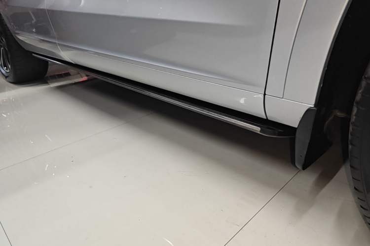 Used Hima AITO M7 2024 1.5T Intelligent Driving 4WD Pro Edition 5 Seats Right Side Sill